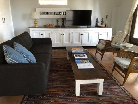 Shorebreak Studio Apartments - Accommodation VIC 2