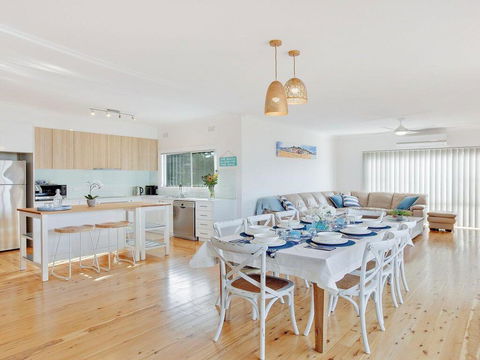 Sienna By The Sea - Spacious Coastal Getaway - Accommodation VIC 0