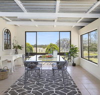 Silky Oak Cottage - cosy with country views - Accommodation VIC