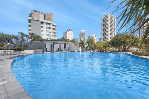 Sleek Q1 Suite In The Heart Of Surfers Paradise - Accommodation VIC 3