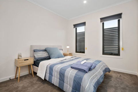 Sleek, Modern Capel Sound! - Accommodation VIC 1