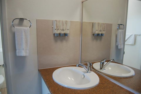 Slipway Hotel Motel - Accommodation VIC 3