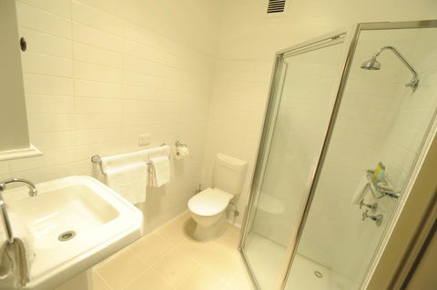 Sovereign Hill Hotel - Accommodation VIC 3