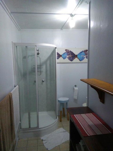 Spacious Apartment - Accommodation VIC 3