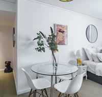 Spacious Apt V Stylish Furniture Pool GYM - Accommodation VIC