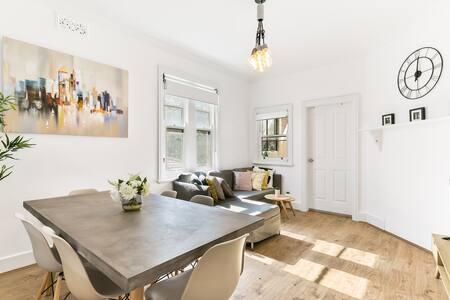Spacious Harbour View 4bd Home In Sydney CBD - Accommodation VIC 0