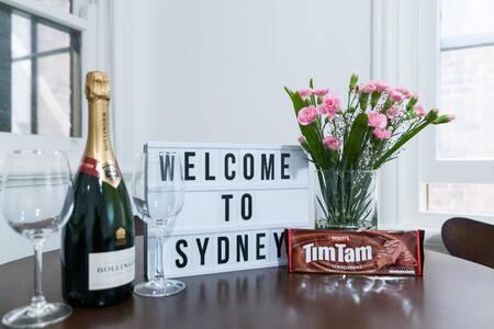 Spacious Harbour View 4bd Home In Sydney CBD - Accommodation VIC 1