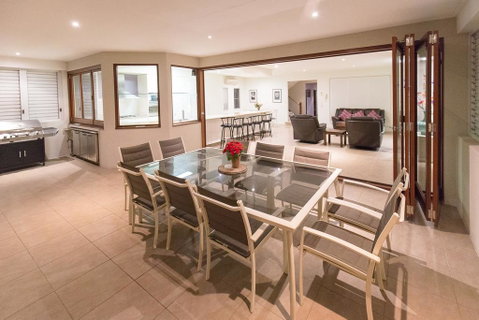 Spacious House In Heart Of Surfers Paradise - Accommodation VIC 1