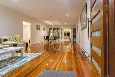 Spacious House In Heart Of Surfers Paradise - Accommodation VIC 0