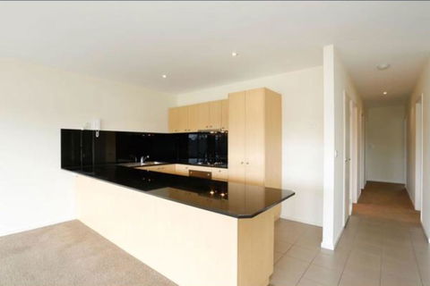 Spectacular River Views In Fabulous Footscray. - Accommodation VIC 3