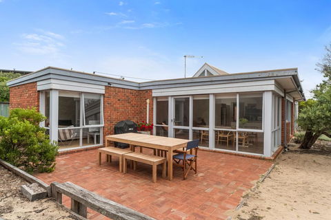 St. Andrews Beach Coastal Escape - Accommodation VIC 1