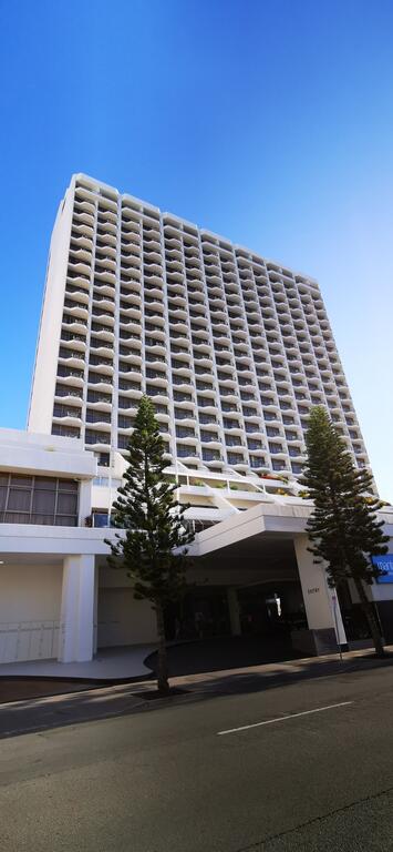 Studio 100 Meters From Beach At Surfers Paradise (L5) - Accommodation VIC 3