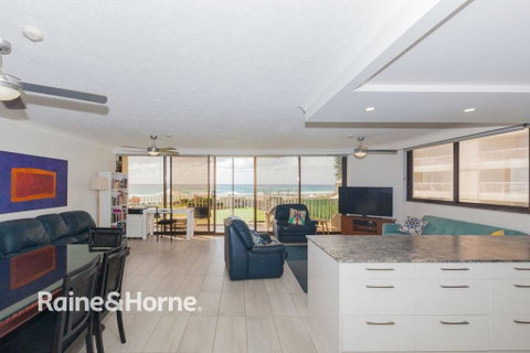 Stunning Beachfront Apartment - Accommodation VIC 0