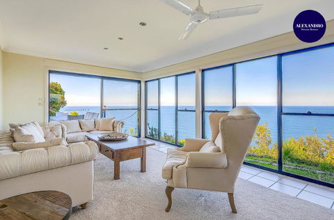 STUNNING CLIFF TOP HOME // POOL & GAMES - Accommodation VIC 0