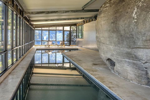 STUNNING CLIFF TOP HOME // POOL & GAMES - Accommodation VIC 3