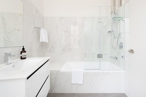 STUNNING SYDNEY HOME 6 - Accommodation VIC 2