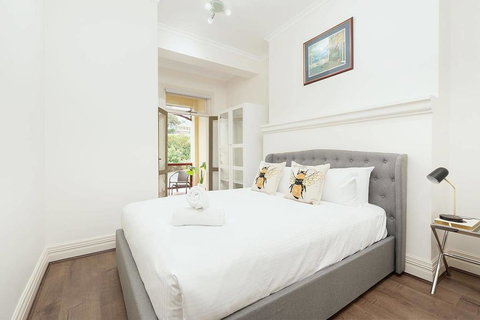 STUNNING SYDNEY HOME 6 - Accommodation VIC 1