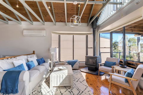 STUNNING WATERFRONT ESCAPE AT DALEYS POINT - Accommodation VIC 2