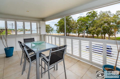Stunning Waterfront Home With Pool - Sylvan Beach Esp, Bellara - Accommodation VIC 1