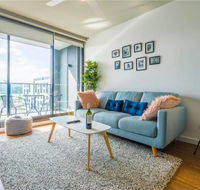 Stylish 2-bedroom apartment in Fortitude Valley - Accommodation VIC