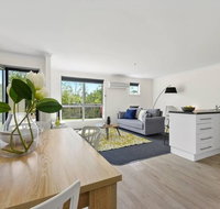 Stylish and Spacious Launceston Villa  Free Wifi - Accommodation VIC