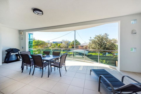 Stylish Beach Side Apartment - Unit 5 - 33 Lorikeet Drive - Accommodation VIC 1