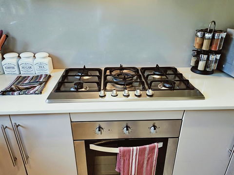 Stylish Private Bathroom-Luxurious Modern Big Home - Accommodation VIC 1