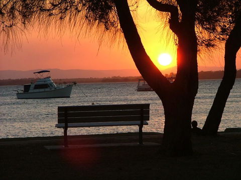 Stylish Unit Opposite Foreshore - Sylvan Beach Esp, Bellara - Accommodation VIC 1