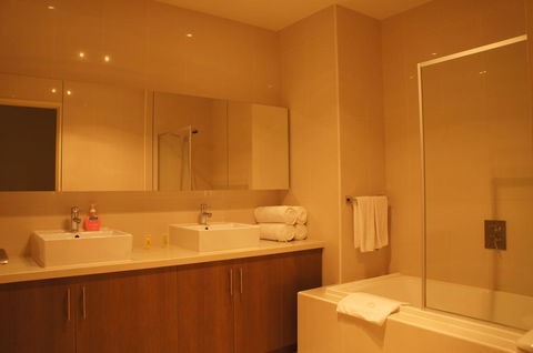 Summer Inn Holiday Apartments - Accommodation VIC 3