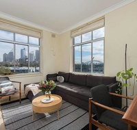 Sun-filled Apartment with Stunning Harbour Views H353 - Accommodation VIC