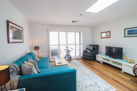 Sunflower Villa In Raffertys Resort - Accommodation VIC 2