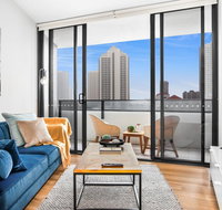 Sunny Modern Two-Bedroom Pad Steps From the Beach - Accommodation VIC