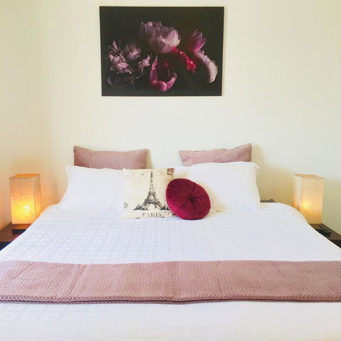 Sunny Shackell - Echuca Moama Holiday Accommodation - Accommodation VIC 3