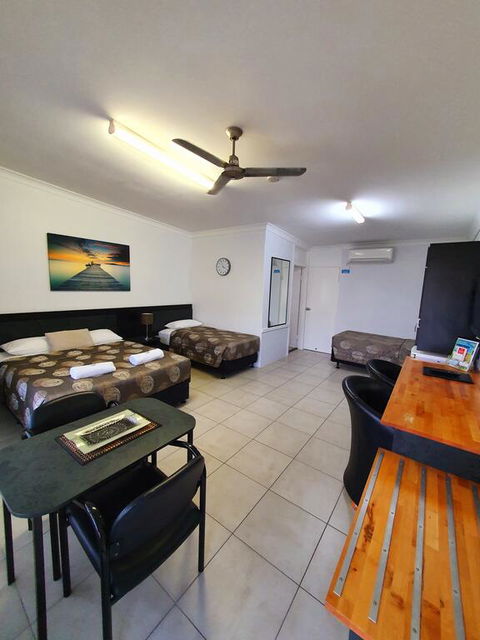Sunseeker Motel - Accommodation VIC 3
