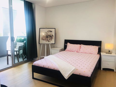 Sunset View 2 Bedroom Apt Next To Station - Accommodation VIC 0