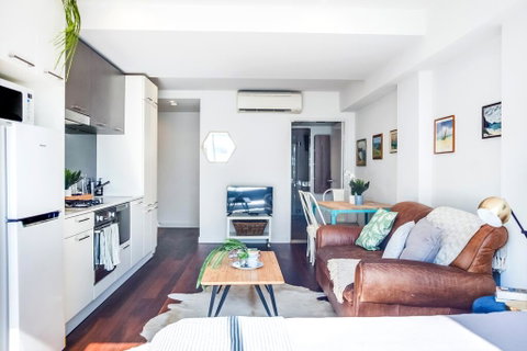 Sunshine City Loft! - Accommodation VIC 3