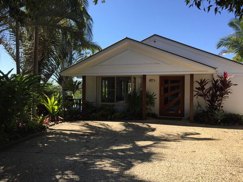Sunshine Coast Tropical Getaway - Accommodation VIC 2