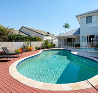 Super Sized Family Retreat With a Pool - Accommodation VIC