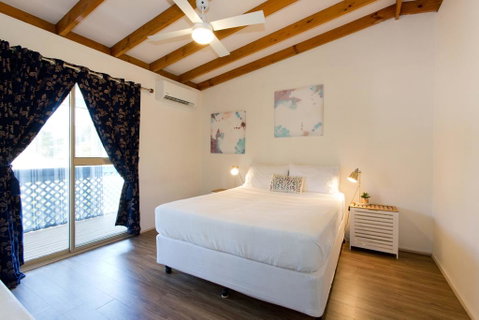 Surf And Sunsets, Beach Holiday Home Mandurah - Accommodation VIC 3
