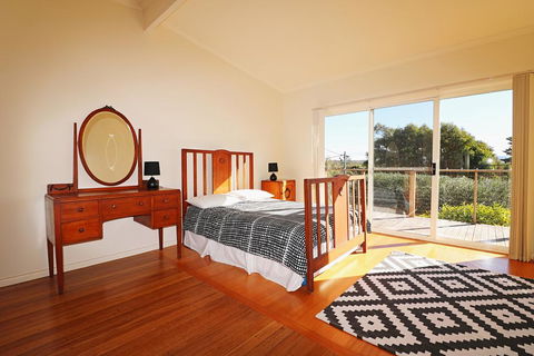 Surfside - Accommodation VIC 3