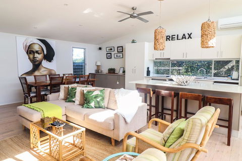 Surfside - Accommodation VIC 3