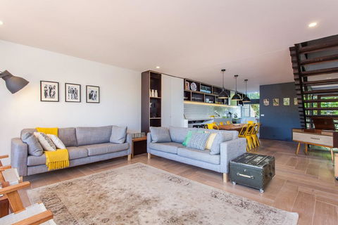 Surfside6 @ James Cook - Clarkes Beach - Accommodation VIC 0