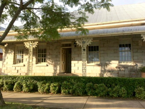 Surgeon's Cottage - Accommodation VIC 0