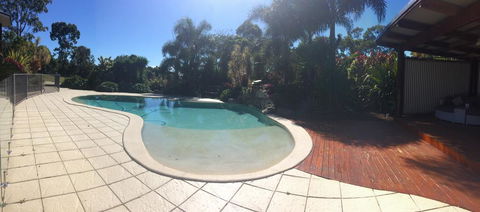 TAKURA HEIGHTS Modern Country Apartment With Pool Access - Accommodation VIC 1