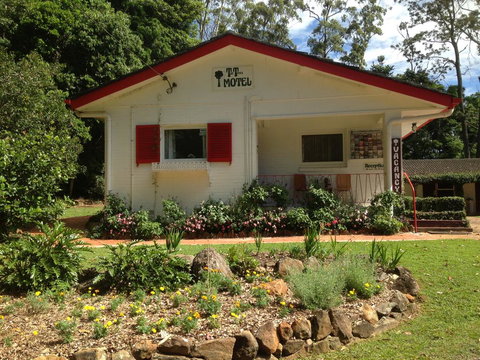 Tall Trees Motel Mountain Retreat - Accommodation VIC 3