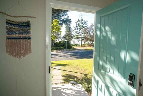 Tallowood Beachfront Cottage - Accommodation VIC 2