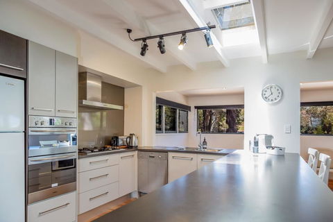 Tallwood 24, NARRWALLEE - Accommodation VIC 1