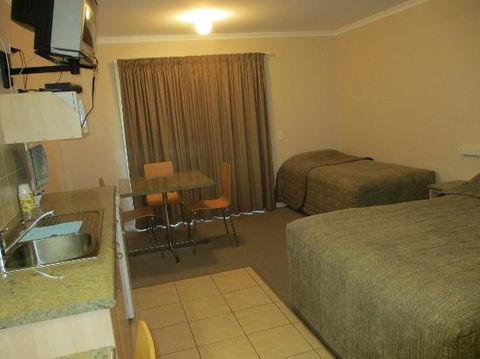 Tambo Mill Motel & Caravan Park - Accommodation VIC 3