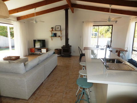 TERRIFIC ON TAMARA CRESCENT - Accommodation VIC 2