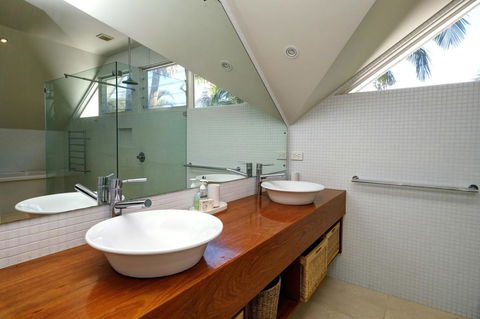 THE BEACH HOUSE - Accommodation VIC 0